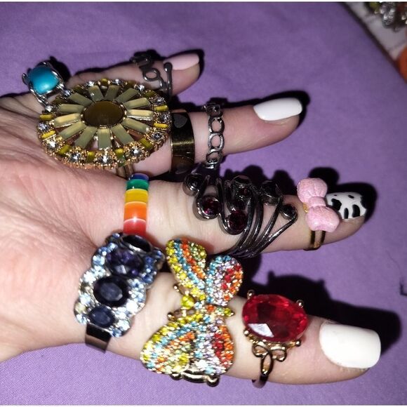 Lot or bundle of 18 different unique statement rings, all in excellent condition - Picture 6 of 16